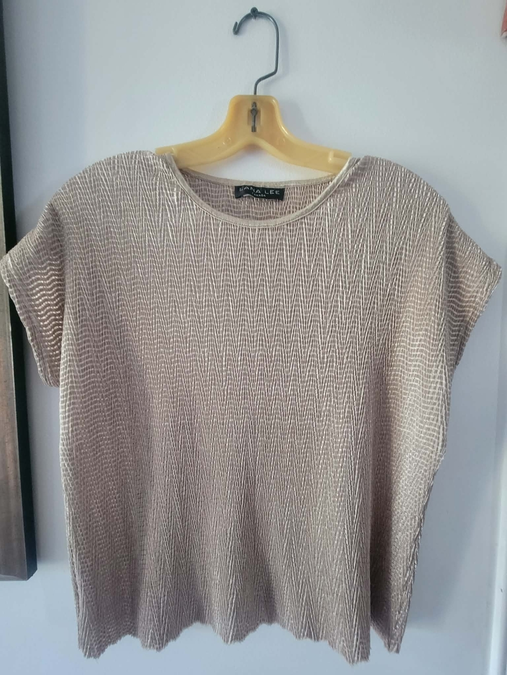 Luna+Lee Taupe Short Sleeve Textured Top